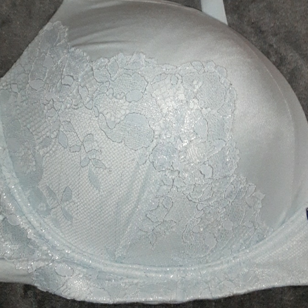 VS Bra light mint color